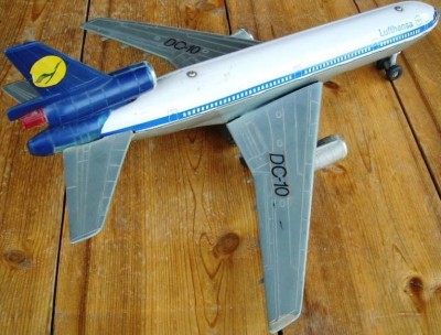 hong-kong LH DC-10.JPG