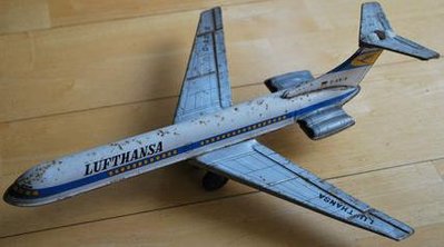 Japan tin Lufthansa VC10.JPG