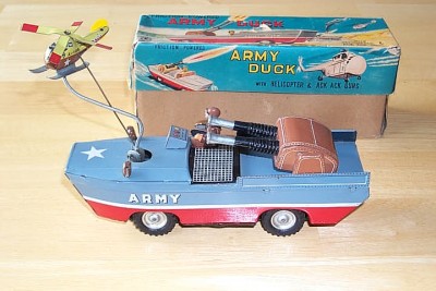 K (Kanto) Army Duck with Helicopter and Ack Ack Guns.JPG
