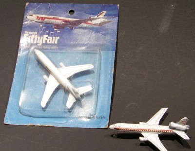 Tomy DC-10 001 pair sm.jpg