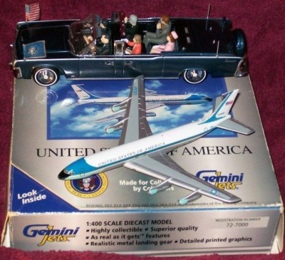 X-100_and_Air_Force_One.jpg